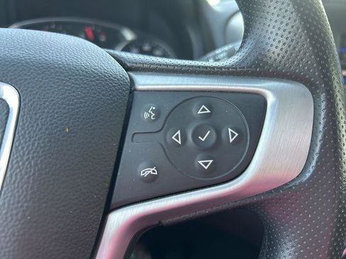 Used 2024 GMC Terrain SLE image 19