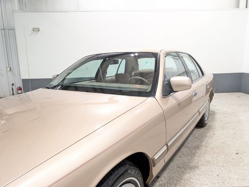 Used 1993 Mercury Grand Marquis GS RWD image 7