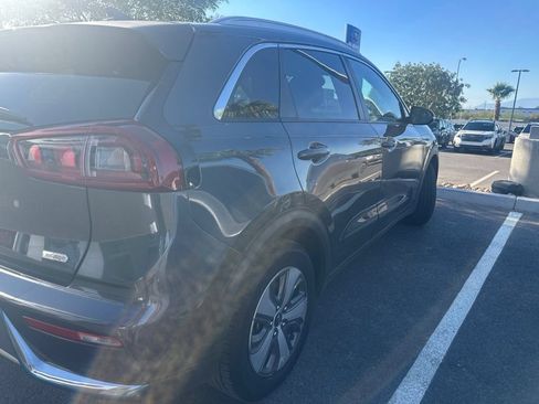 Used 2019 Kia Niro EX FWD image 31