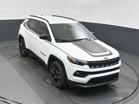 New 2026 Jeep Compass Latitude image 37