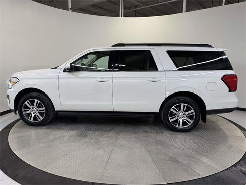 Used 2024 Ford Expedition Max XLT image 4