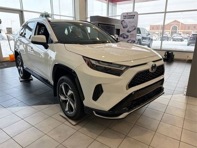 New 2025 Toyota RAV4 SE w/ Weather & Moonroof Package