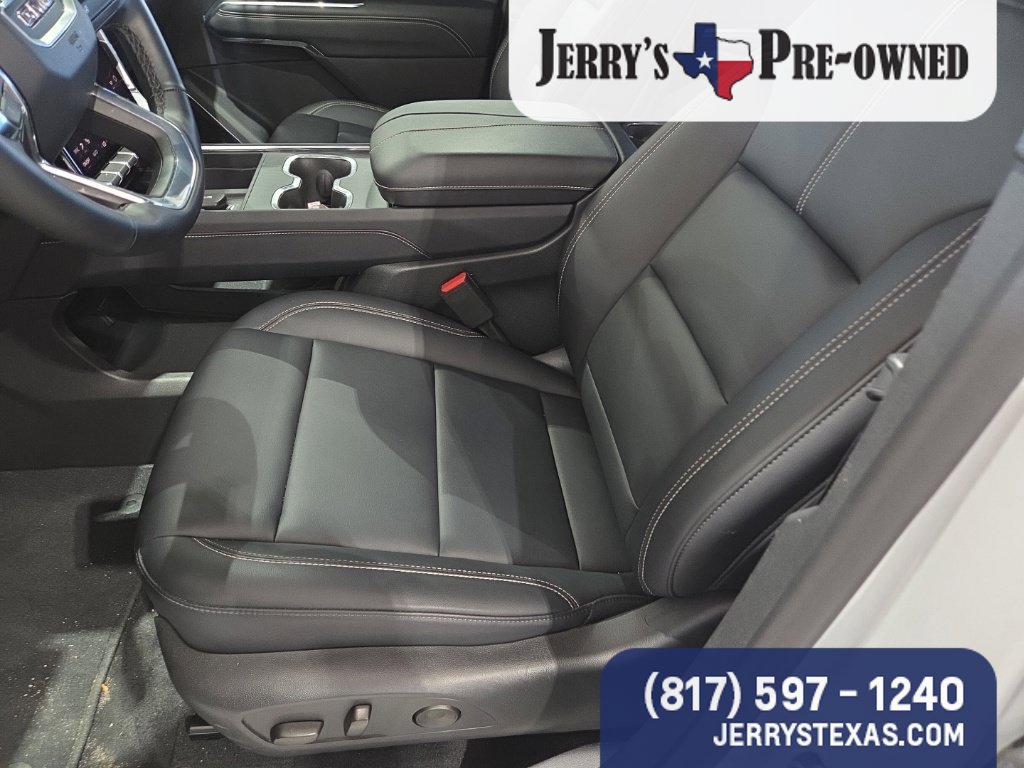 Used 2026 GMC Acadia Elevation w/ Elevation Premium Package FWD image 7