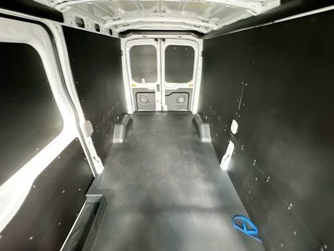 New 2026 Ford Transit 250 148 Medium Roof w/ Load Area Protection Package RWD image 16
