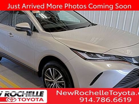 Used 2024 Toyota Venza LE AWD/4WD image 1