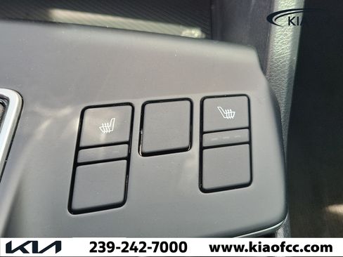 Used 2025 Kia Sportage LX AWD/4WD image 28