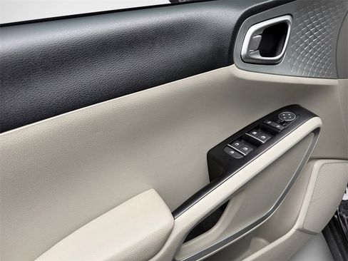 Certified 2023 Kia Soul LX w/ Option Group 015 image 14