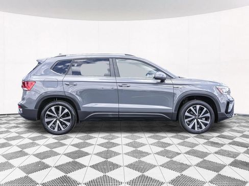 Certified 2023 Volkswagen Taos SE AWD/4WD image 11