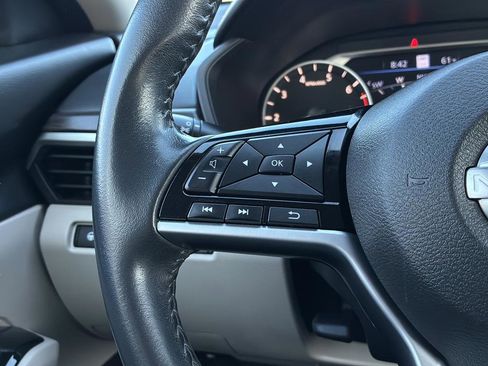 Used 2023 Nissan Altima 2.5 SV w/ SV Premium Package FWD image 27