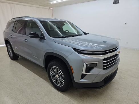 Used 2026 Chevrolet Traverse LT w/ Driver Confidence Package FWD image 15