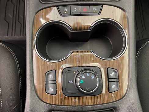 Used 2023 GMC Acadia SLE w/ Driver Convenience Package image 18