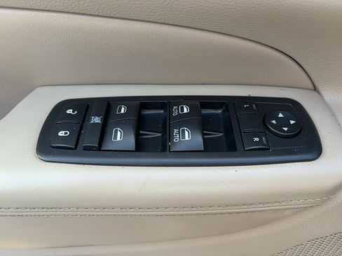 Used 2013 Jeep Grand Cherokee Limited image 12