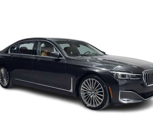 Used 2020 BMW 740i w/ Premium Package RWD image 7