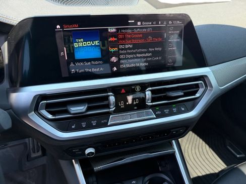 Used 2021 BMW 330i xDrive Sedan w/ M Sport Package image 18