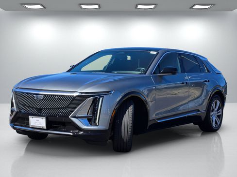 Certified 2024 Cadillac Lyriq Tech AWD/4WD image 8