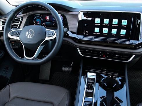 New 2026 Volkswagen Atlas SEL image 26