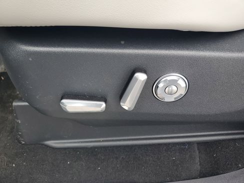 New 2026 Lincoln Navigator Reserve w/ Jet Appearance Package image 13