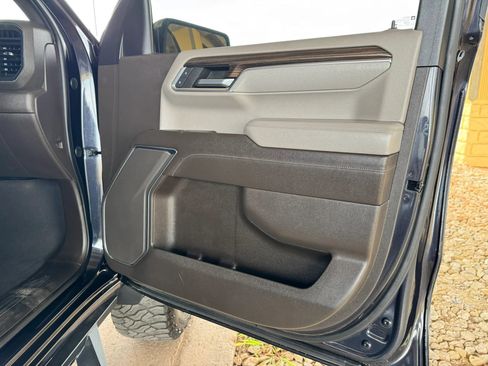 Used 2022 Chevrolet Silverado 1500 LT w/ Z71 Off-Road Package AWD/4WD image 24