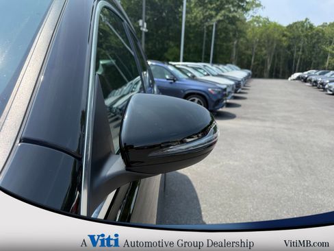 Used 2022 Mercedes-Benz GLB 250 4MATIC image 11