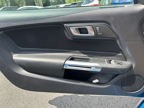 Used 2019 Ford Mustang Coupe RWD image 19