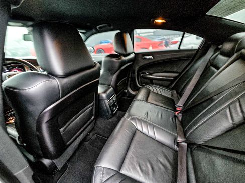 Used 2019 Dodge Charger SRT Hellcat w/ Navigation & Travel Group image 11