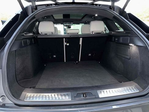 Used 2018 Land Rover Range Rover Velar R-Dynamic SE AWD/4WD image 79