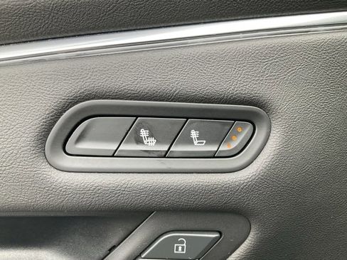 Used 2022 Cadillac Escalade Luxury image 36