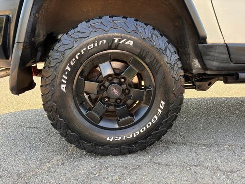 Used 2008 Toyota FJ Cruiser 4WD image 33