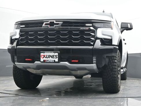 Used 2024 Chevrolet Silverado 1500 ZR2 w/ Technology Package image 24