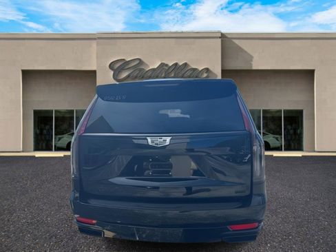 Certified 2023 Cadillac Escalade ESV Sport Platinum image 4