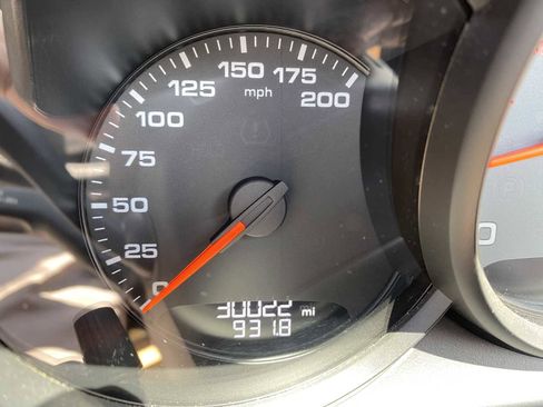 Used 2017 Porsche 911 Carrera 4S image 6