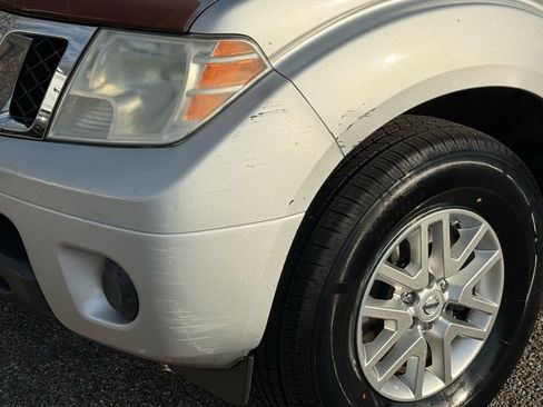 Used 2014 Nissan Frontier SV image 6