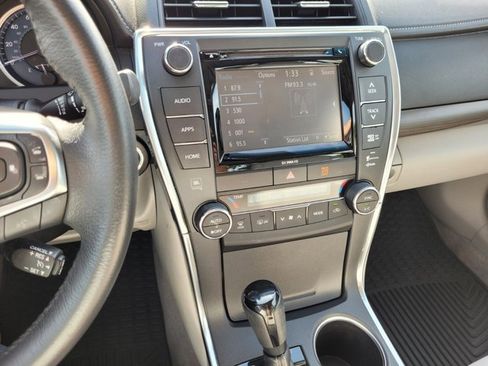 Used 2017 Toyota Camry XLE image 23