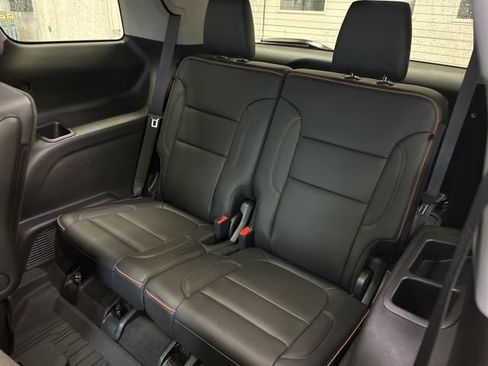Used 2023 GMC Acadia AT4 image 36