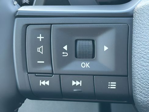 Certified 2026 Nissan Pathfinder SV AWD/4WD image 31