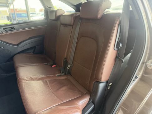 Used 2011 Hyundai Veracruz Limited FWD image 15