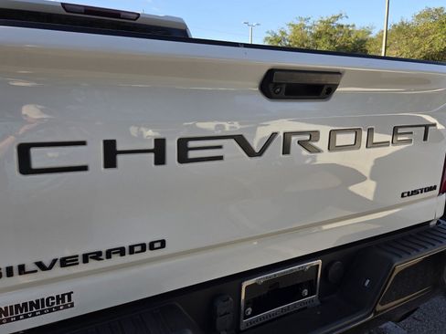 Certified 2024 Chevrolet Silverado 2500 Custom w/ Z71 Off-Road Package AWD/4WD image 4