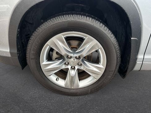 Used 2015 Toyota Highlander Limited AWD/4WD image 10