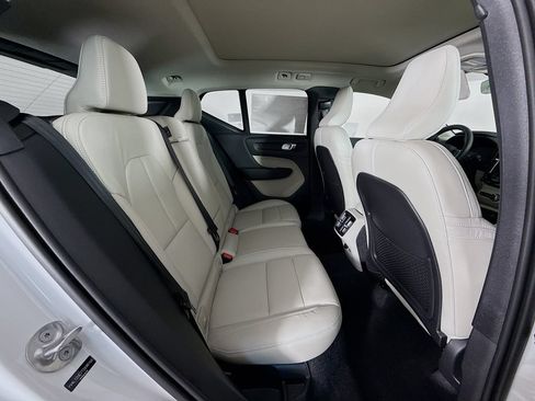 Certified 2026 Volvo XC40 B5 Plus w/ Protection Package Premier AWD/4WD image 27