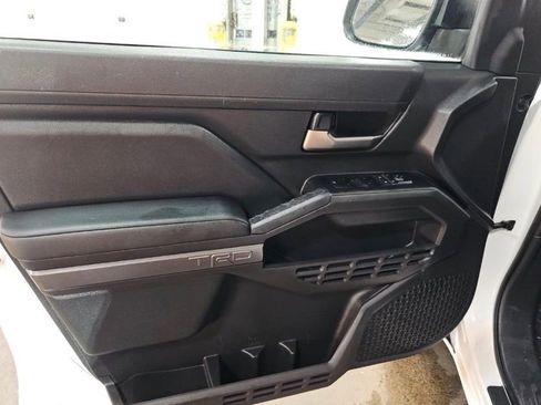 Used 2025 Toyota Tacoma TRD Off-Road image 12