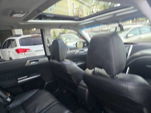 Used 2011 Subaru Forester 2.5X Limited image 2