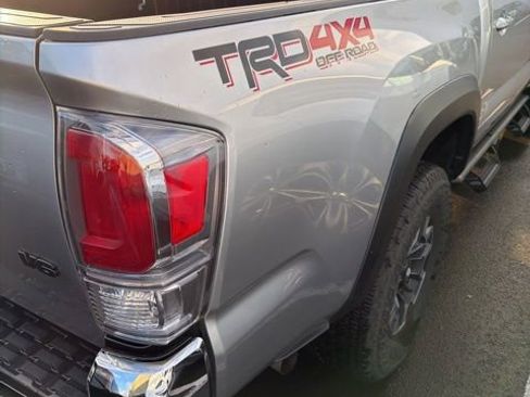Used 2023 Toyota Tacoma TRD Off-Road image 6