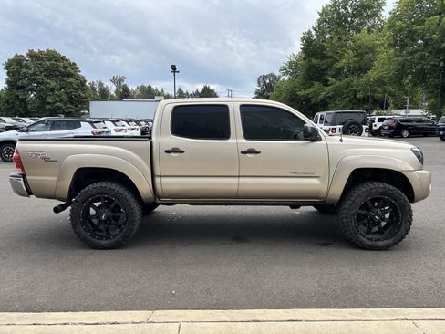Used 2005 Toyota Tacoma 4x4 Double Cab w/ TRD Off-Road Pkg #2 image 5
