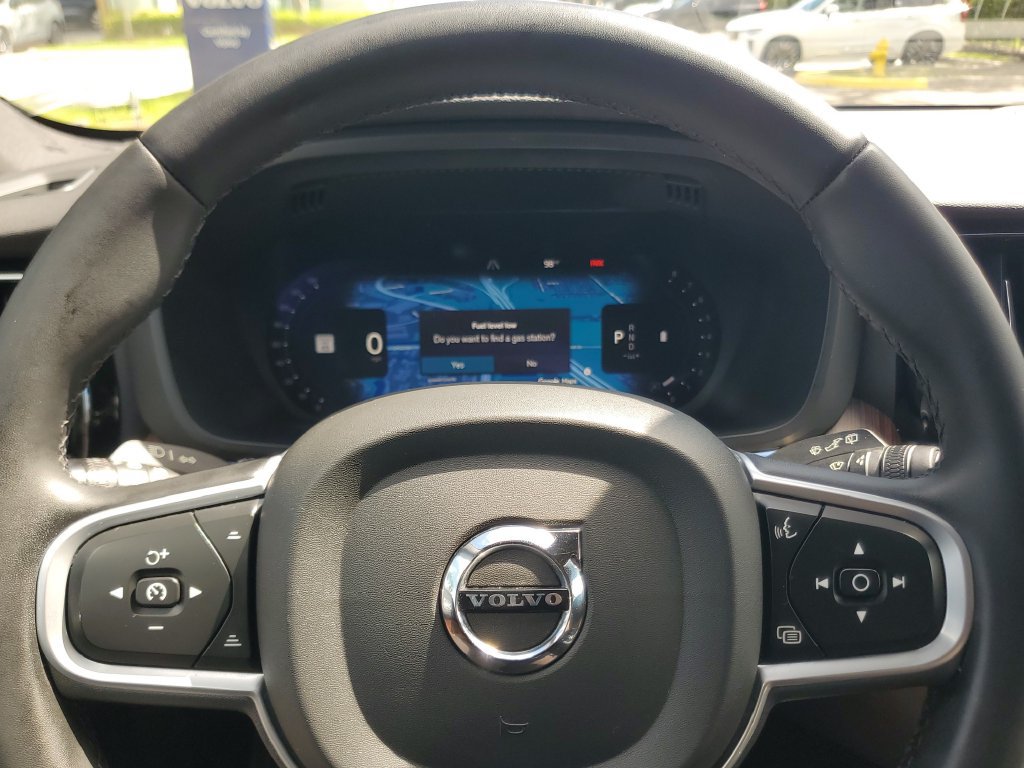 Certified 2022 Volvo XC60 B5 Momentum w/ Protection Package Premier AWD/4WD image 19