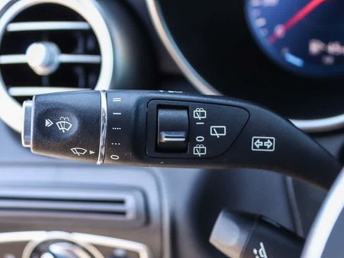 Used 2020 Mercedes-Benz GLC 300 4MATIC w/ Parking Assistance Package image 19