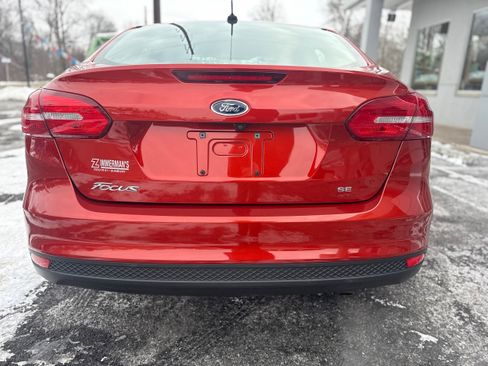 Used 2018 Ford Focus SE w/ Cold Weather Package image 9