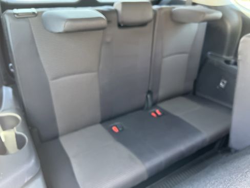 Certified 2024 Toyota Highlander LE image 28