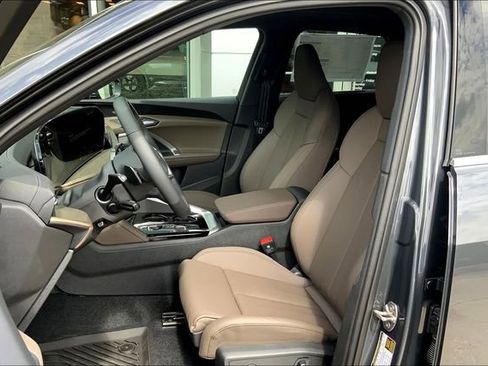 New 2025 Audi Q5 2.0T Premium Plus image 8