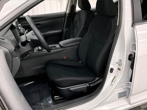 New 2025 Nissan Sentra S image 9