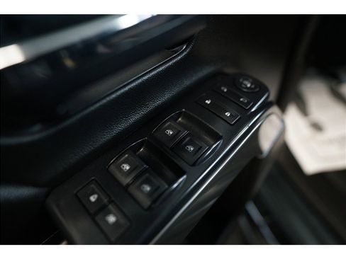 Used 2018 Chevrolet Silverado 1500 LT w/ LT Eassist Package image 16